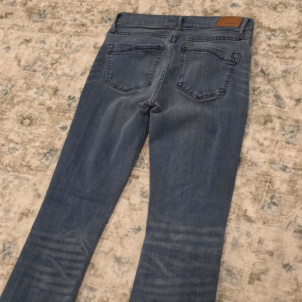 Express Barely Boot Mid Rise Jeans Womens 6R Medium Wash EXP Supersoft Denim